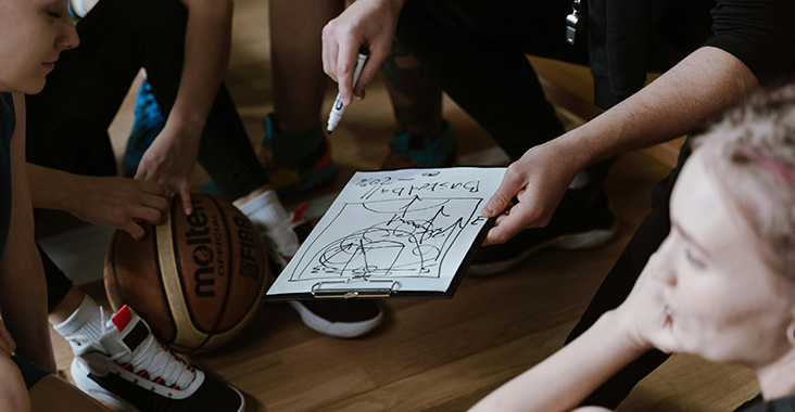 Diventare allenatore di basket: cosa studiare e come iniziare